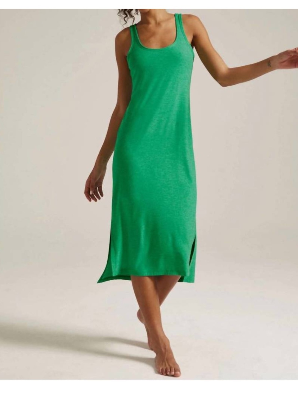 BEYOND YOGA Featherweight Resort Dress in Green Grass Heather Size Medium